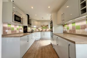 Kitchen- click for photo gallery